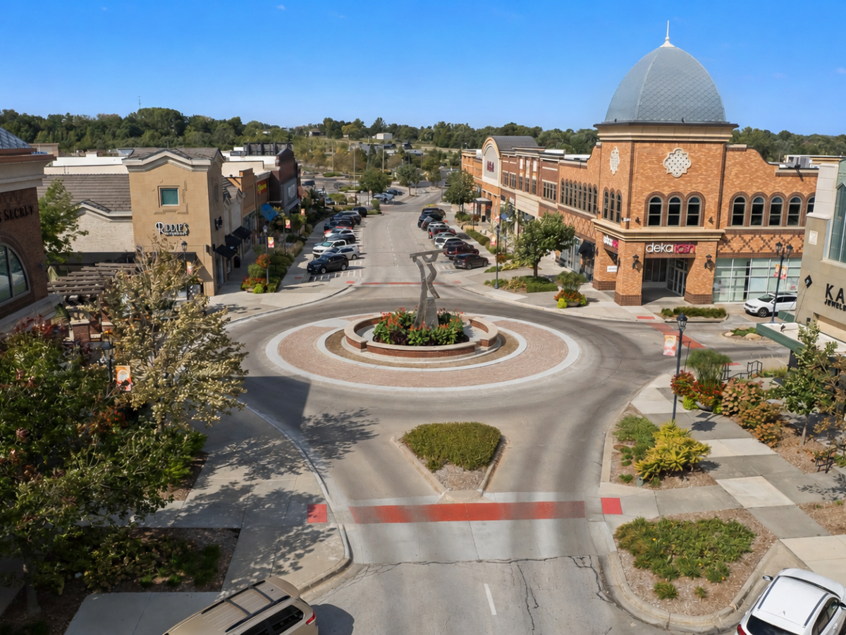 Shadow Lake shopping center purchased by New York-based company