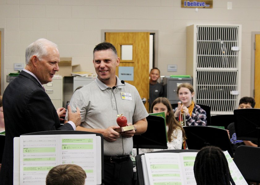 Papillion Middle School band teacher named Nebraska teacher of the year