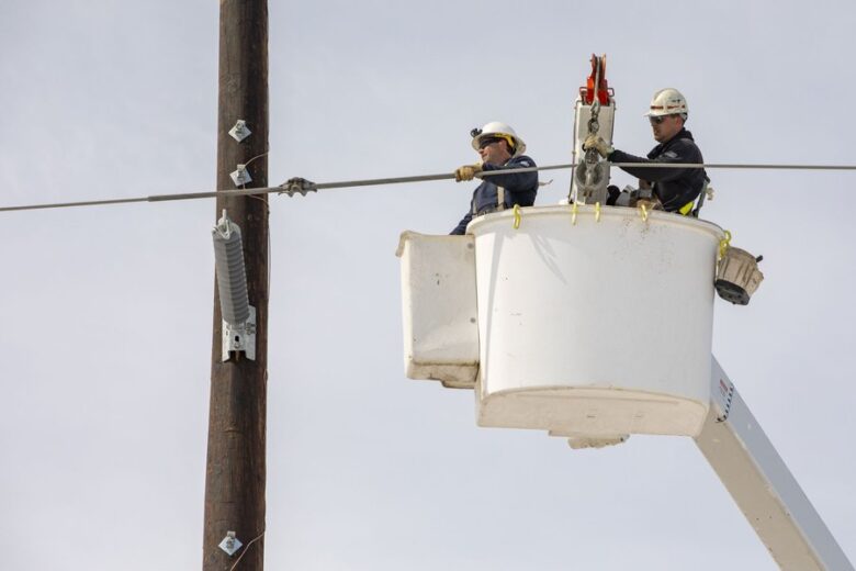 Electric workers